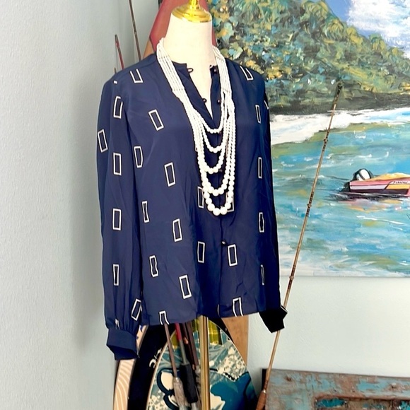 VTG David Hayes Luxury Silk Blouse, Pearlized Violet Buttons,Exclt. Cond,.Size 8 - Picture 3 of 12